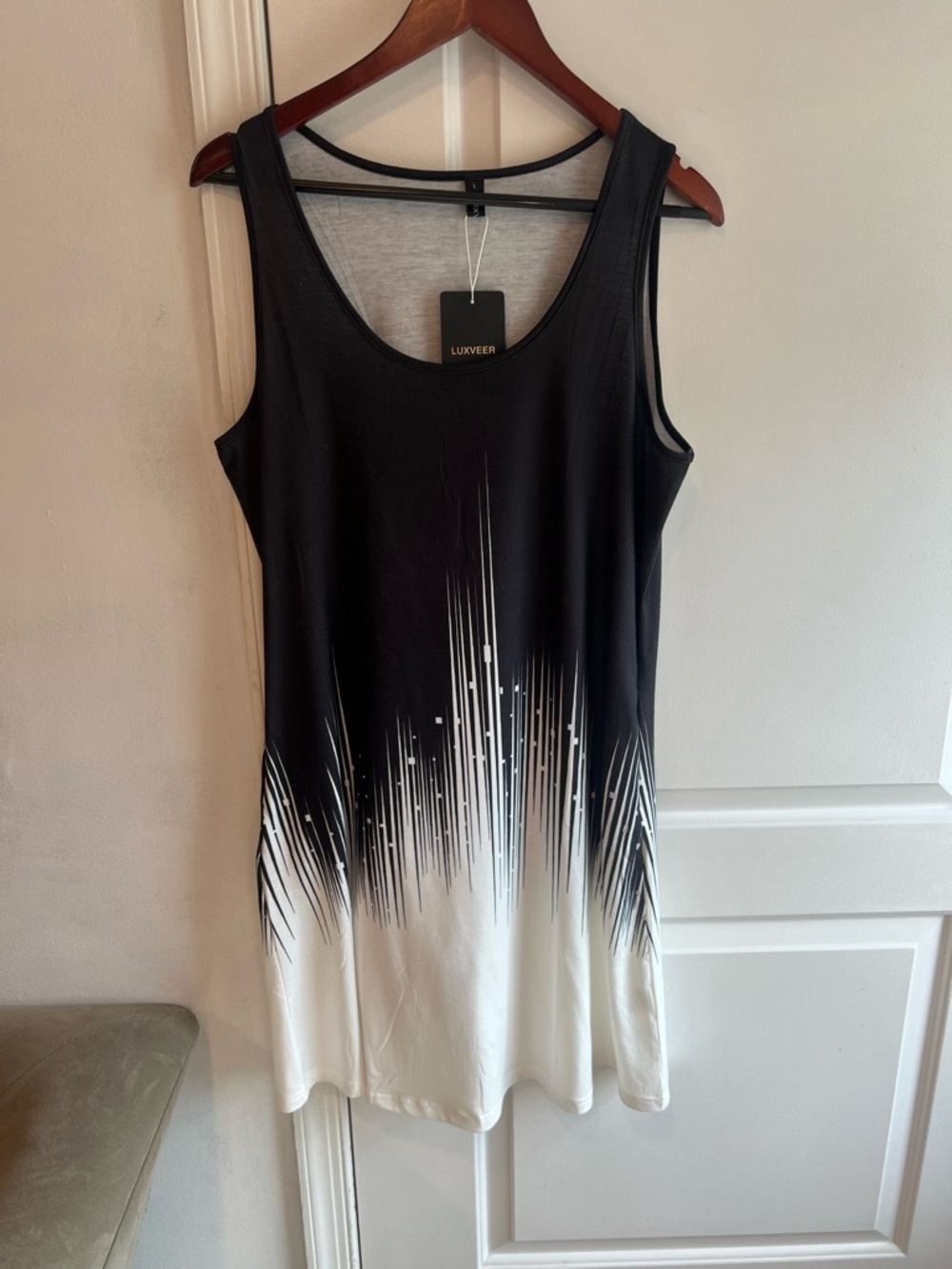 NWT Luxveer Women's Black & White Sleeveless Casual Pull on Dress/coverup SizeL - Picture 2 of 10